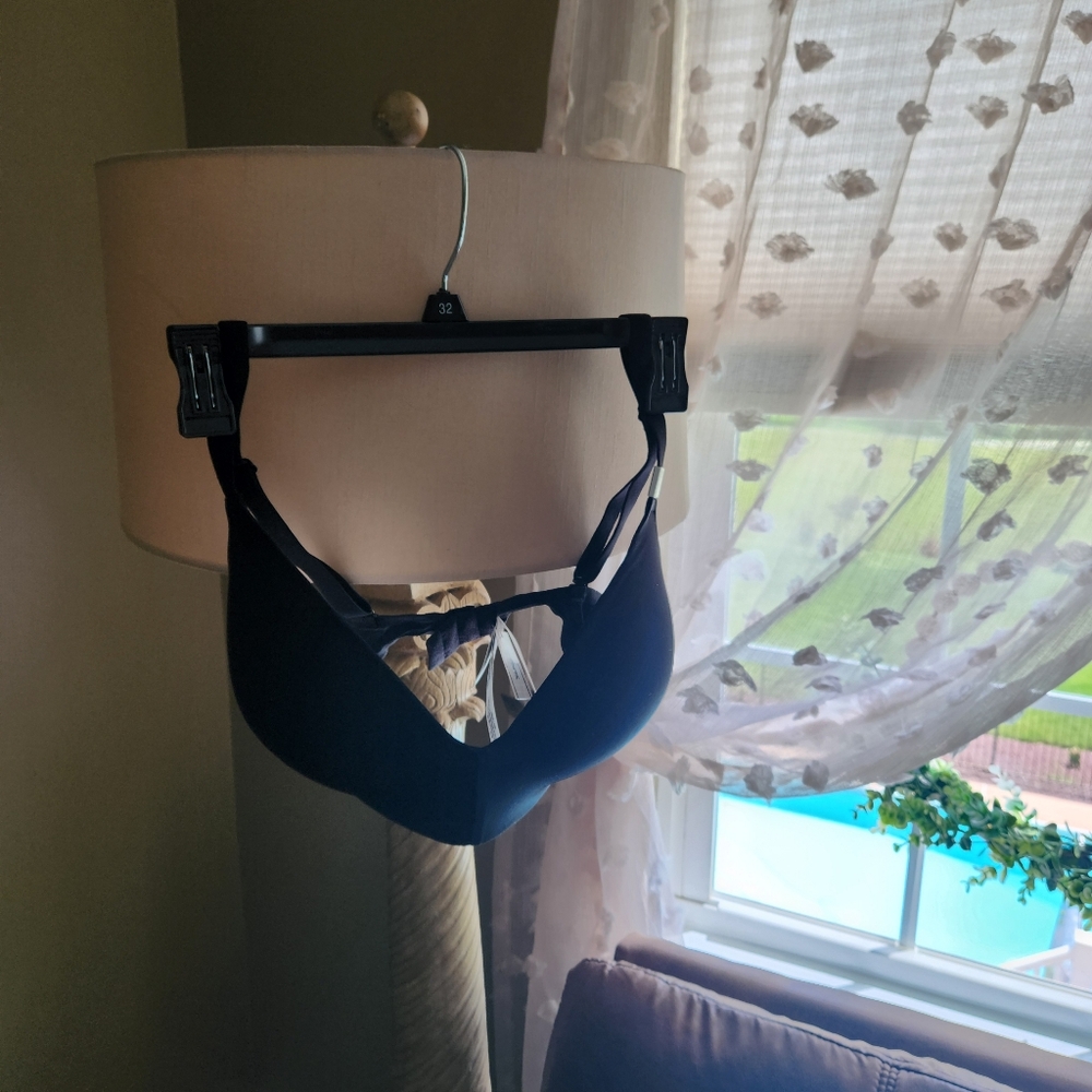 Victoria's Secret Nwt 36DD Wear Anywhere Lightly Lined Black Bra